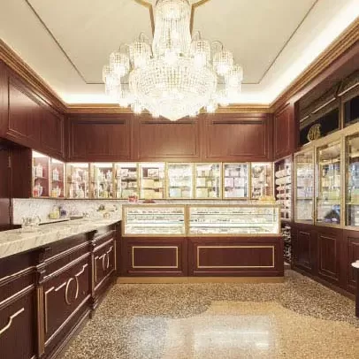 Pasticceria Cova - via Monte Napoleone Milan