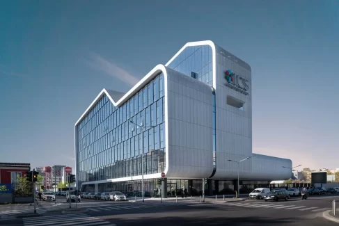 ICS School – via Ortles Milan – Photo: Ugo De Berti